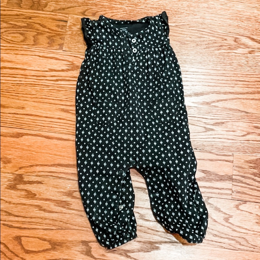 Carter’s girls black and white cap sleeve romper